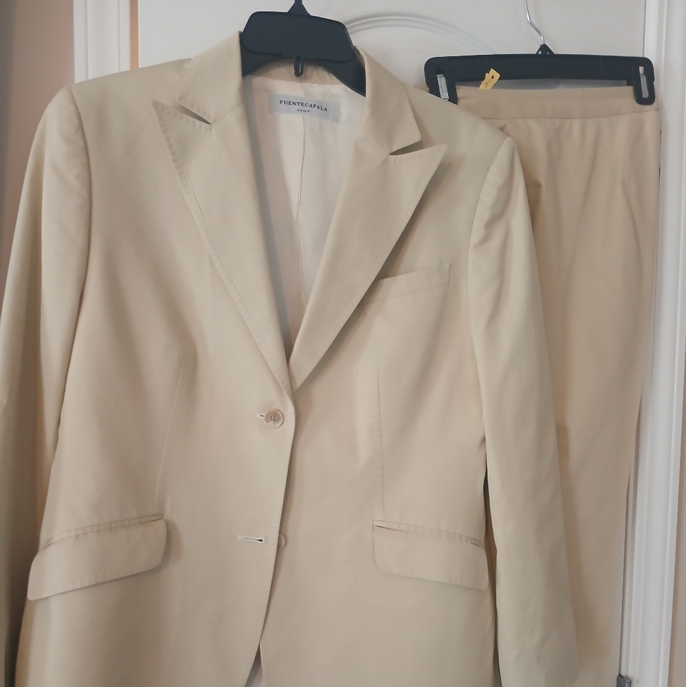 Women's Cream Single-Button Tailored Blazer